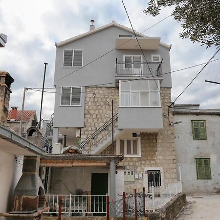Apartments By The Sea Kastel Kambelovac, Kastela - 8679 Buitenkant foto
