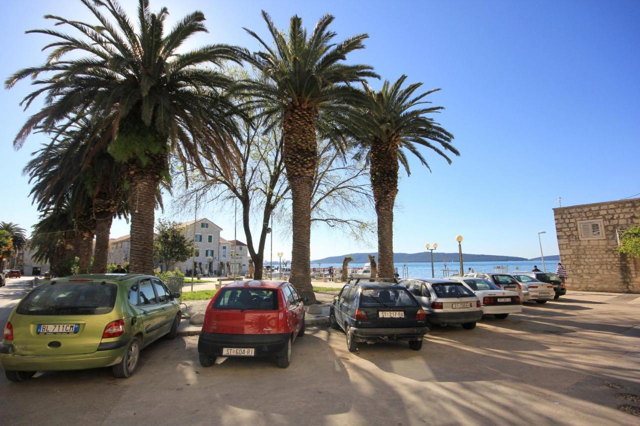 Apartments By The Sea Kastel Kambelovac, Kastela - 8679 Buitenkant foto