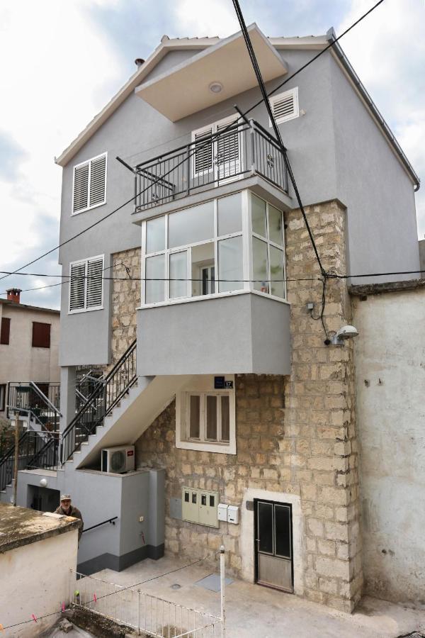 Apartments By The Sea Kastel Kambelovac, Kastela - 8679 Buitenkant foto