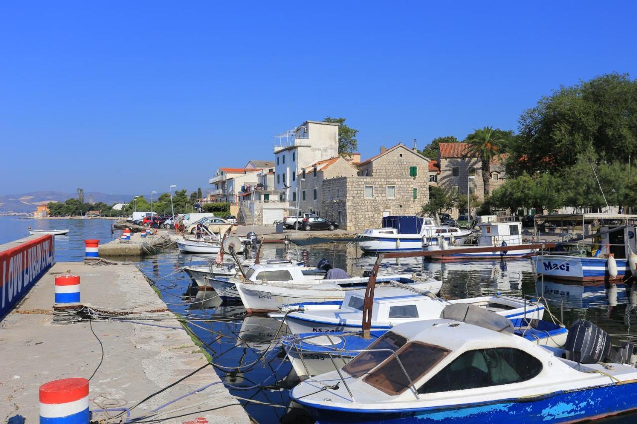 Apartments By The Sea Kastel Kambelovac, Kastela - 8679 Buitenkant foto